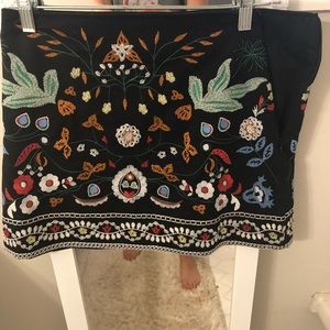 Embroidered mini skirt